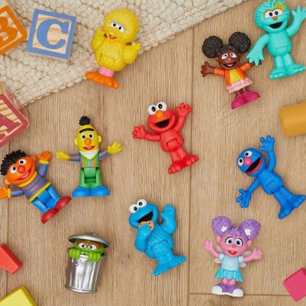 Sesame Street Neighborhood Friends Deluxe Pack - 10-Pack Poseable Figures - Picture 3 of 10